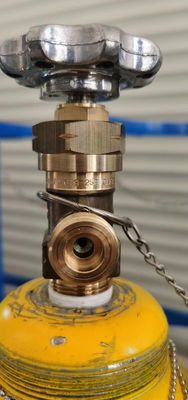 KMTGASES F2 Kr Ne Excimer Laser Gas Customizable 193nm Wavelength